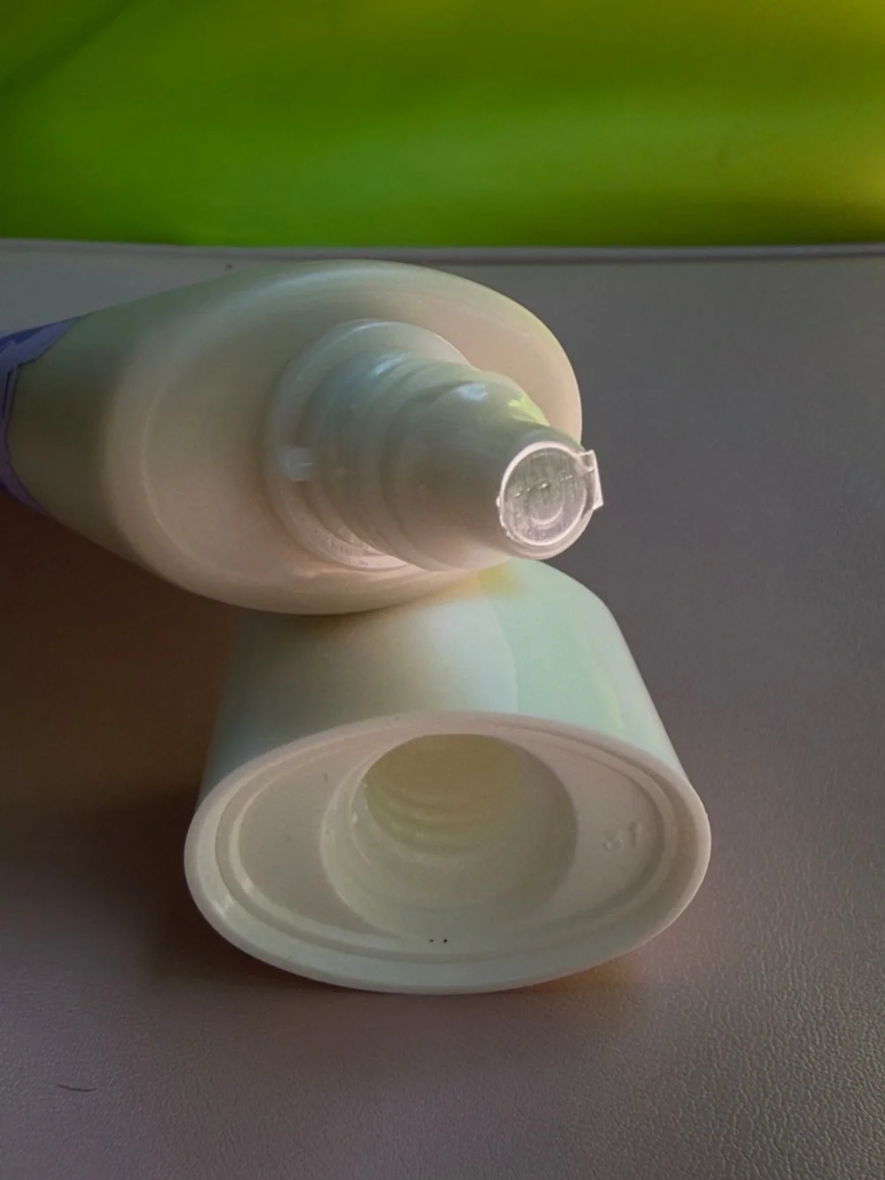 tarte Maracuja Tinted Hydrator - Lavender & Cream Tube
